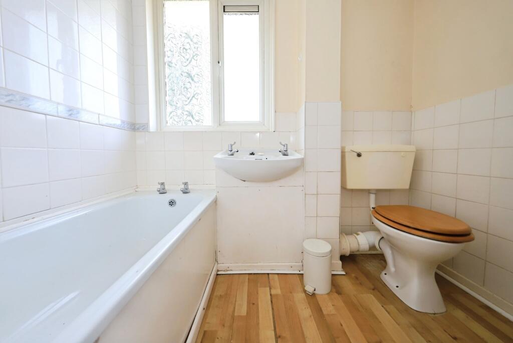 Bathroom / W.C