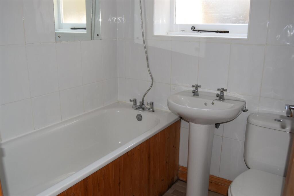 Bathroom.JPG