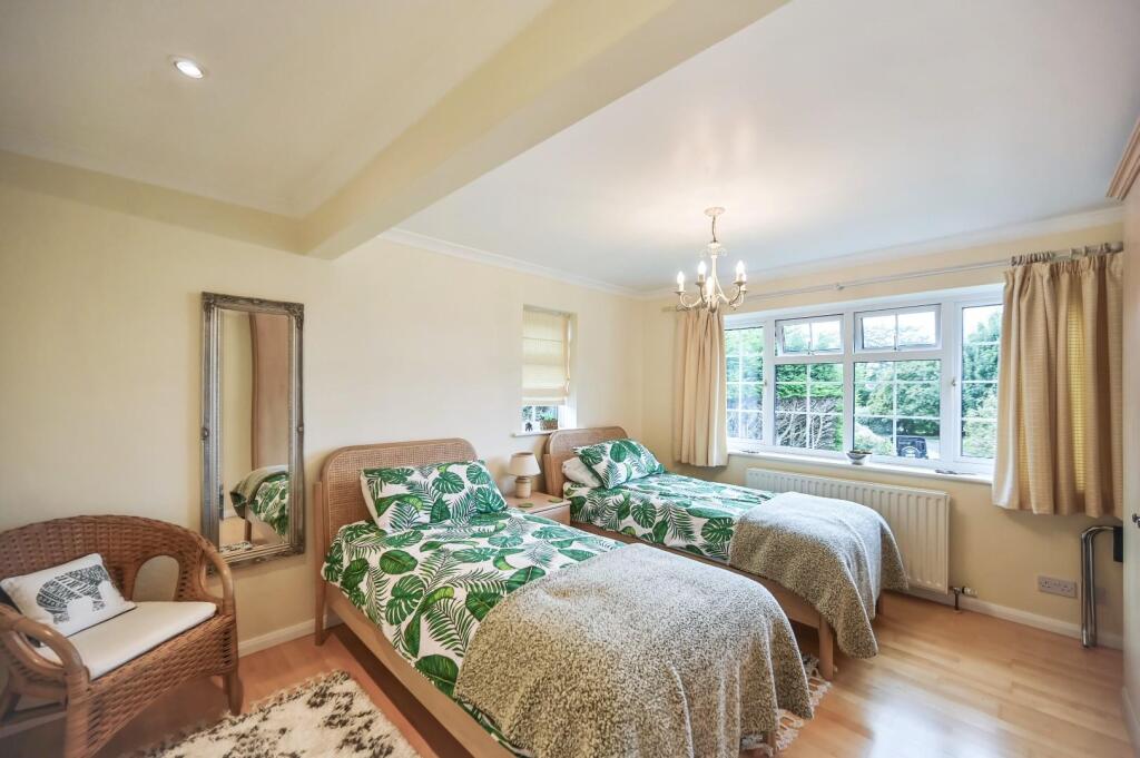 4 Church Close Ph102.jpg