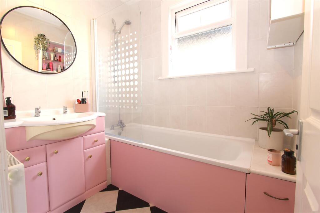 Bathroom.JPG