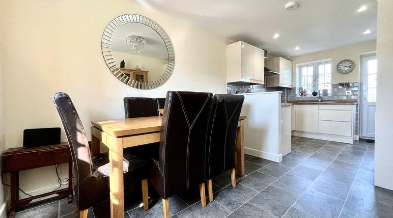 Kitchen Dining Area