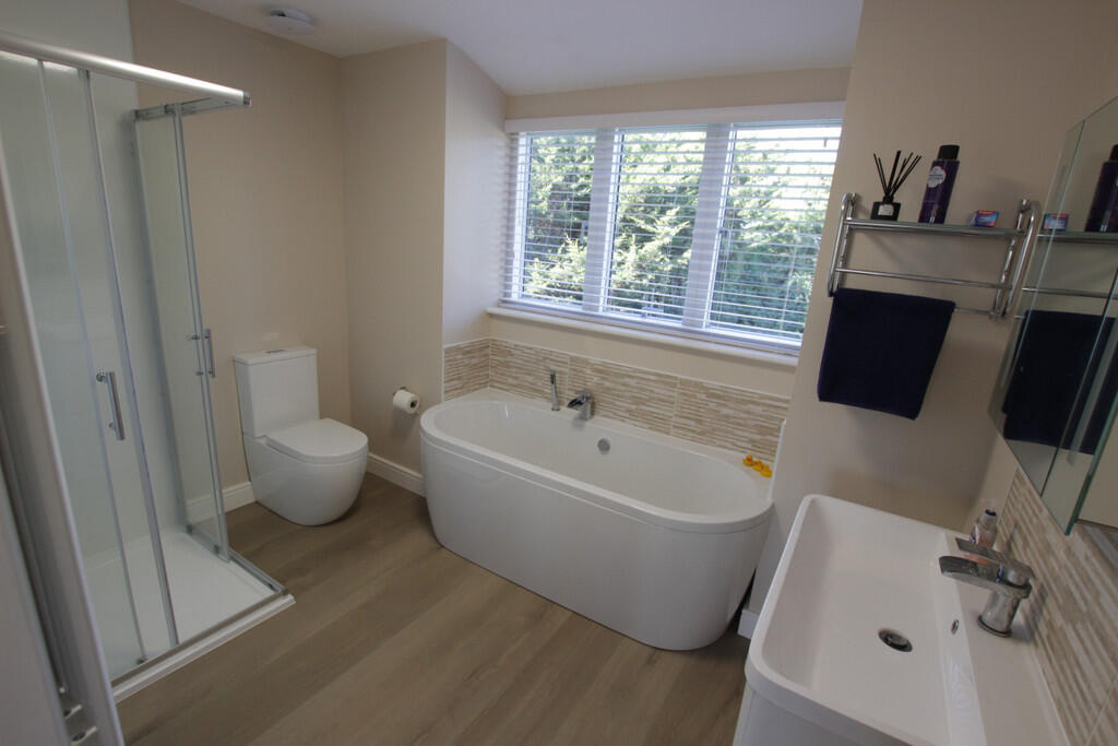 F_Bedroom 2 Ensui...