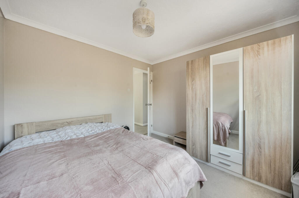 1318790-15-686d72...