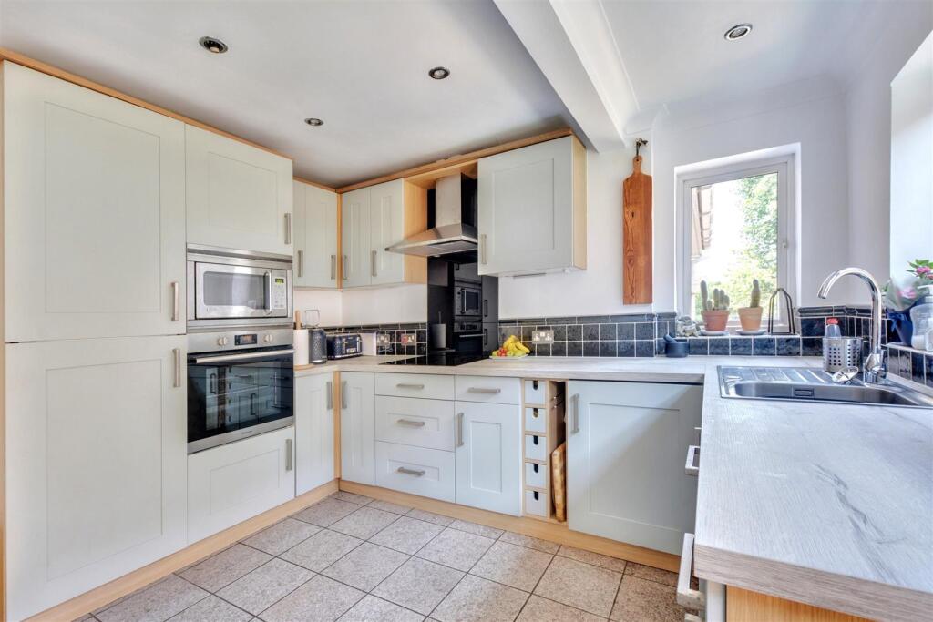 Kitchen_2.jpeg