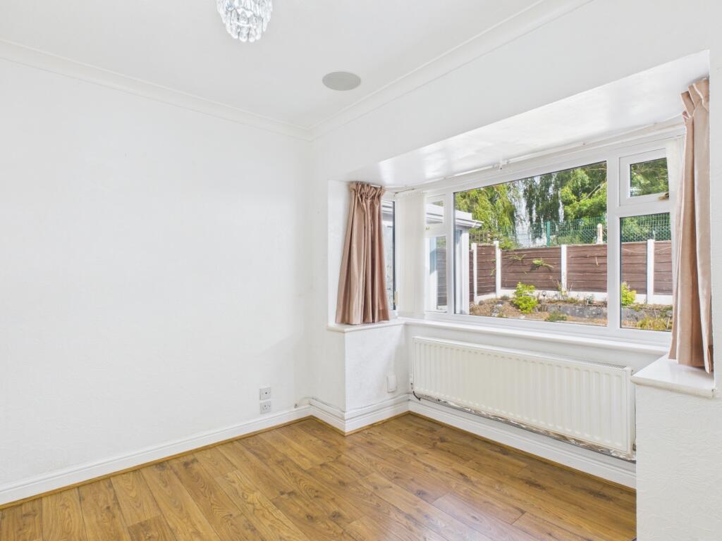 CAM03729G0-PR0140-STILL031