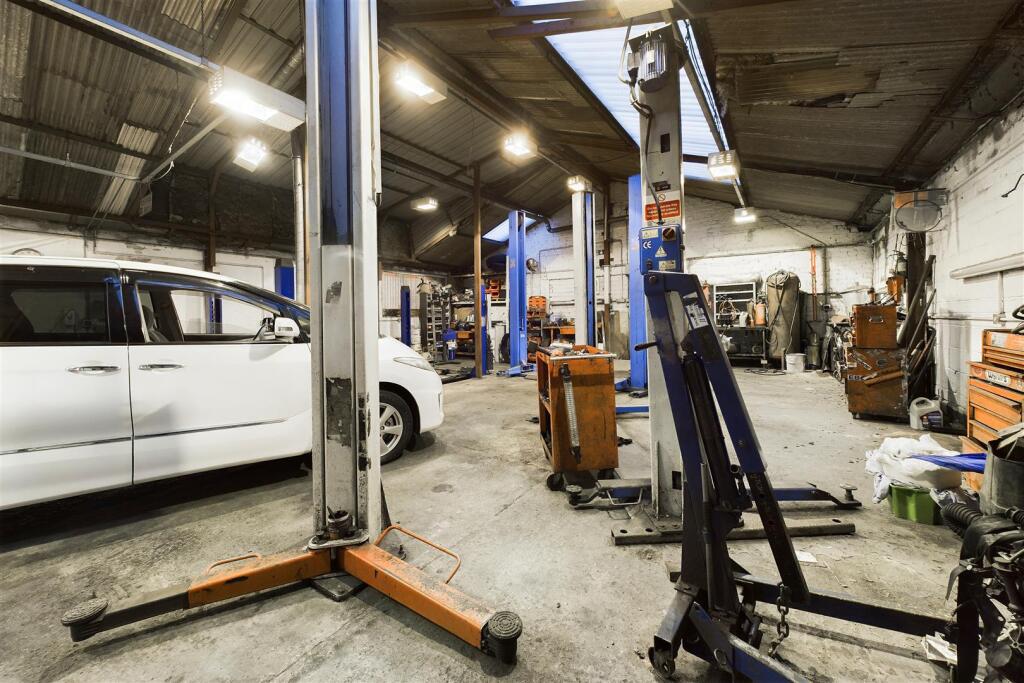 3 - 5 Hinton Road, Greenbank, Bristol BS5 6HA |Fre