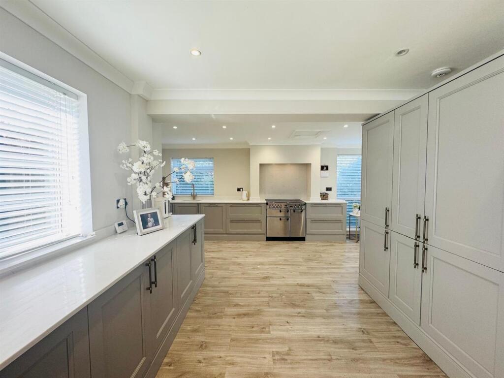 Kitchen Diner Family Room