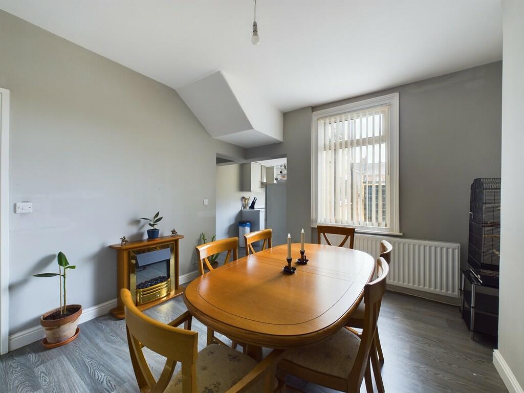 CAM01835G0-PR0052...