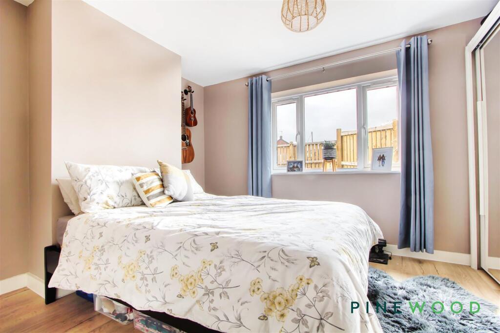 BEDROOM 2