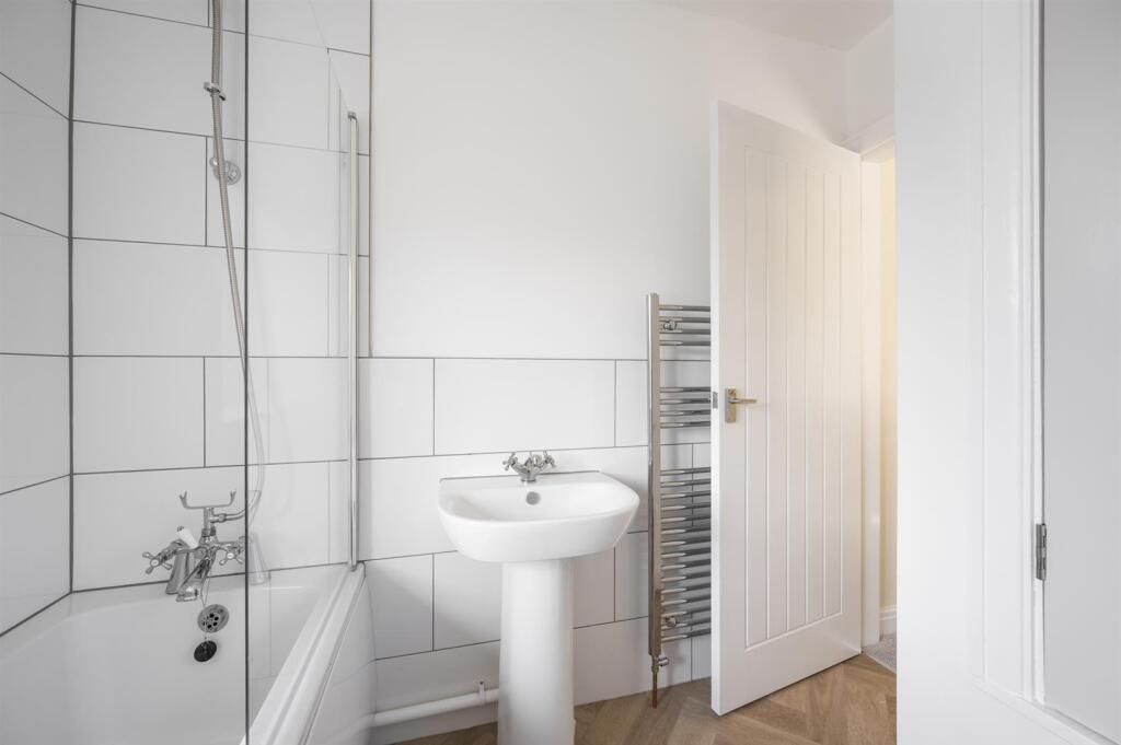 Saxton Mee 5 How Lane -0012.jpg