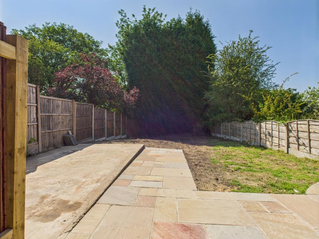 CAM03729G0-PR0072-STILL028