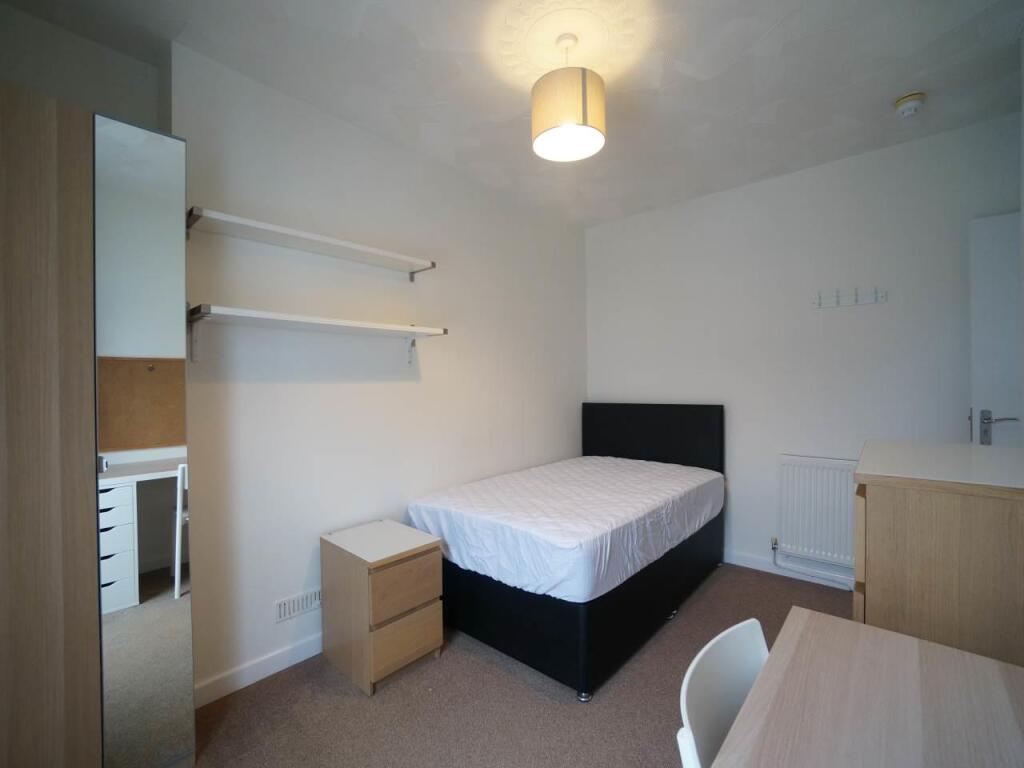 Bedroom 7.JPG