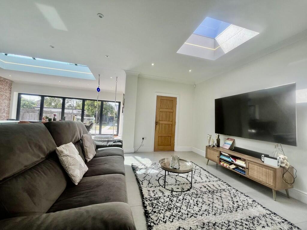 b65d6f22-023e-474...