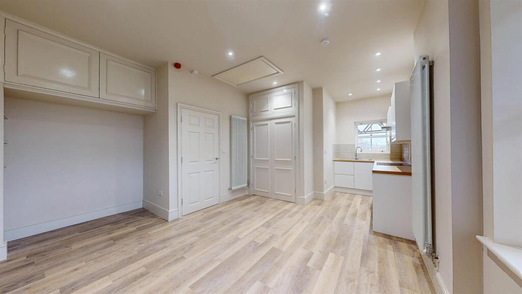 Abbey Foregate 32, Flat 8 Living Area.jpg