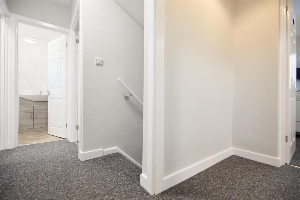 2 Barnesdale Road 14.jpg