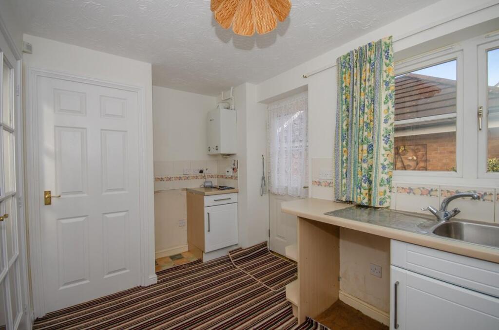 Kitchen pic 2.jpg