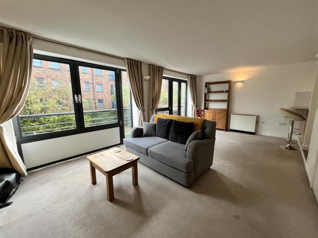 Open Plan Lounge/Diner