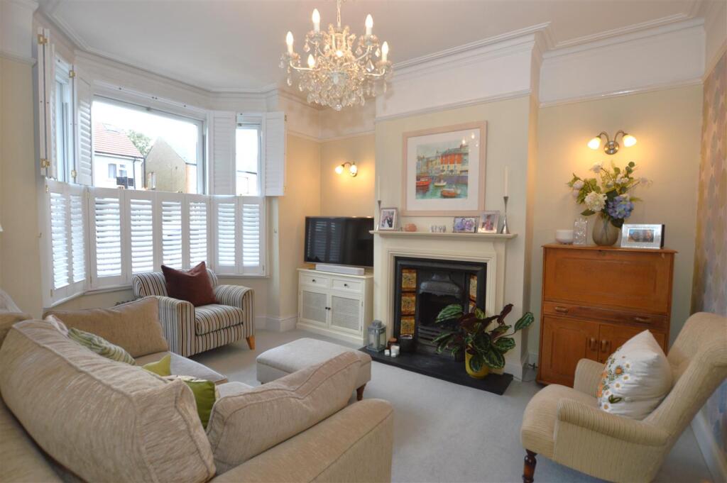 7 Park Road living room.JPG