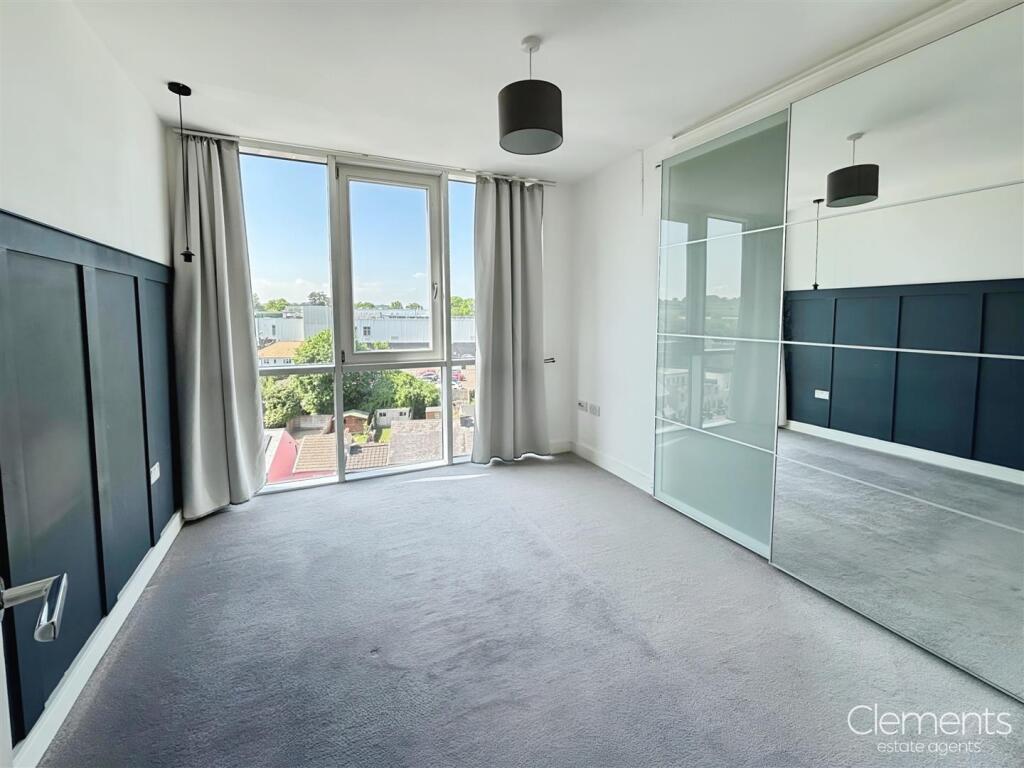 ffb02505-Bedroom 201.jpg