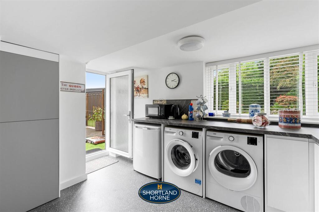 25 Brookside Avenue, Stretton WM (22 of 54).jpg