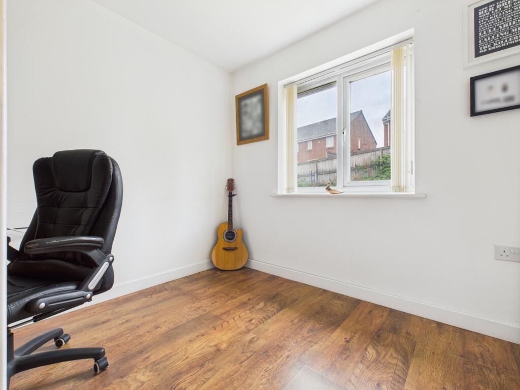 CAM03729G0-PR0094-STILL025