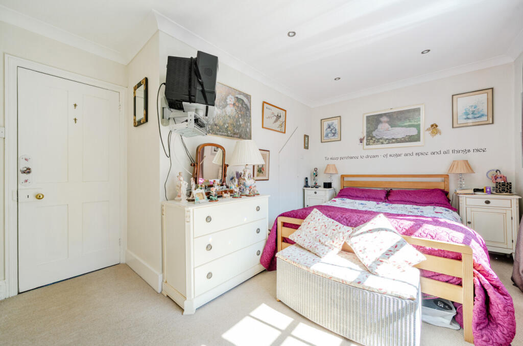 1318999-20-686e3d...