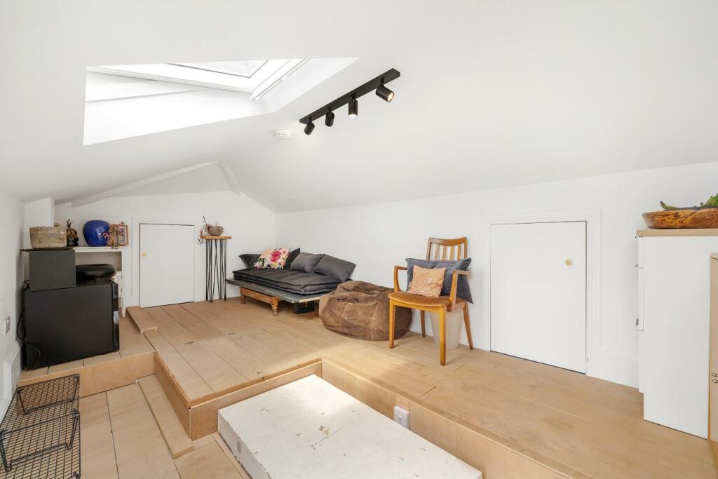 Loft room.jpg