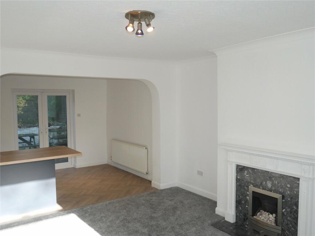 Kitchen and Lounge