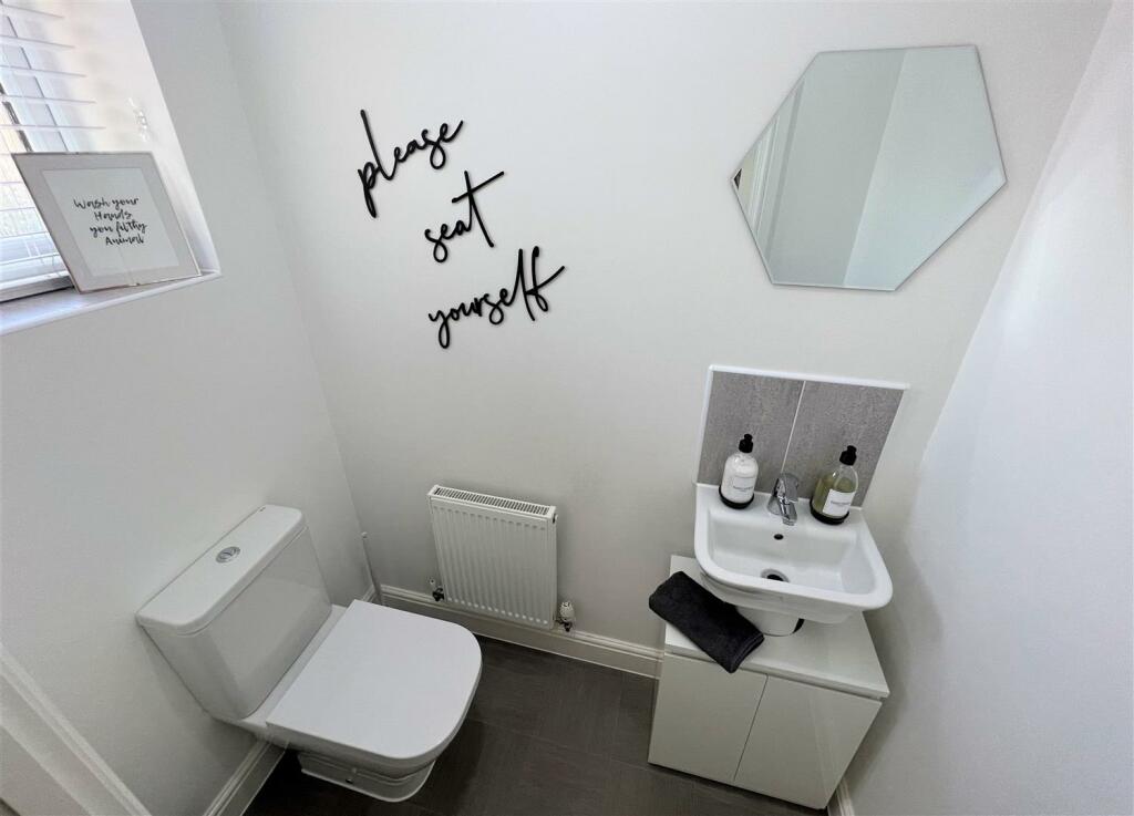 Guest WC.JPG
