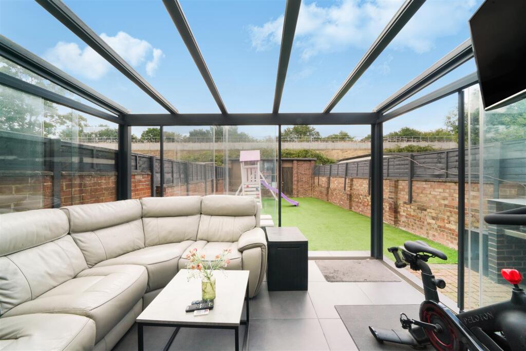 87 Tavistock Avenue, Perivale - mO74YAhyvDUJwA6Cz2