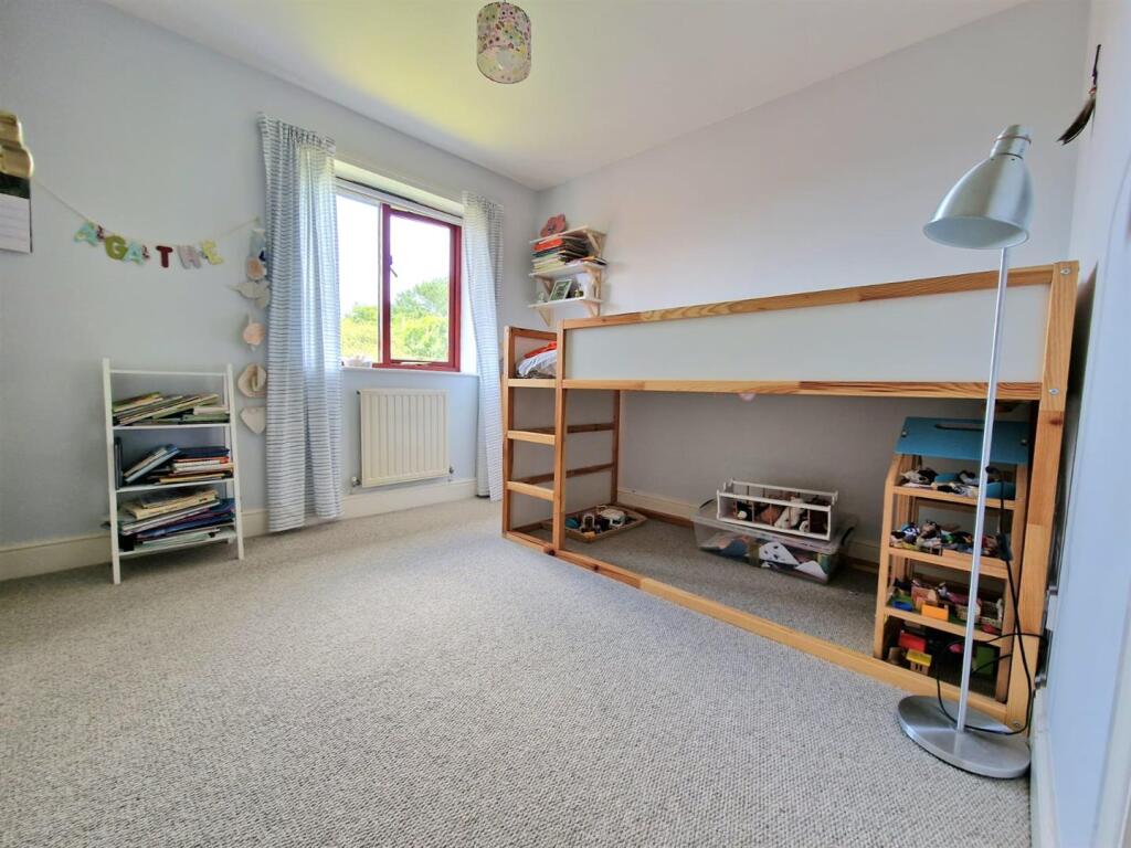 Bedroom 2.jpg