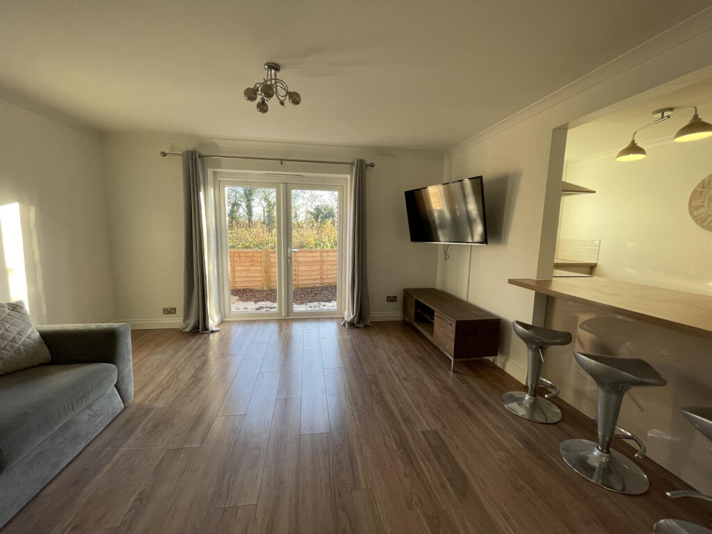 Lounge / Patio Doors