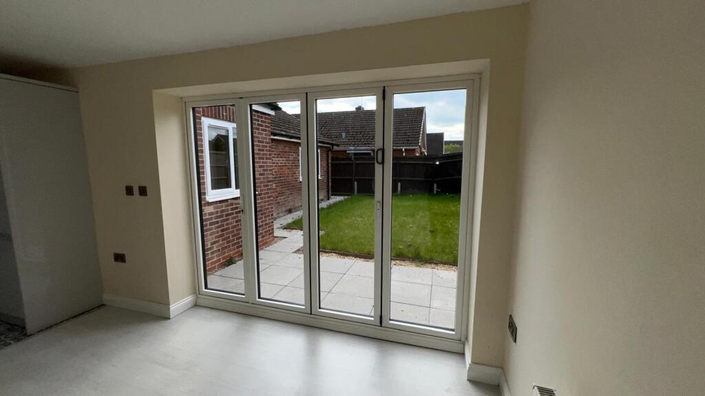 Bifold doors to garden.jpeg