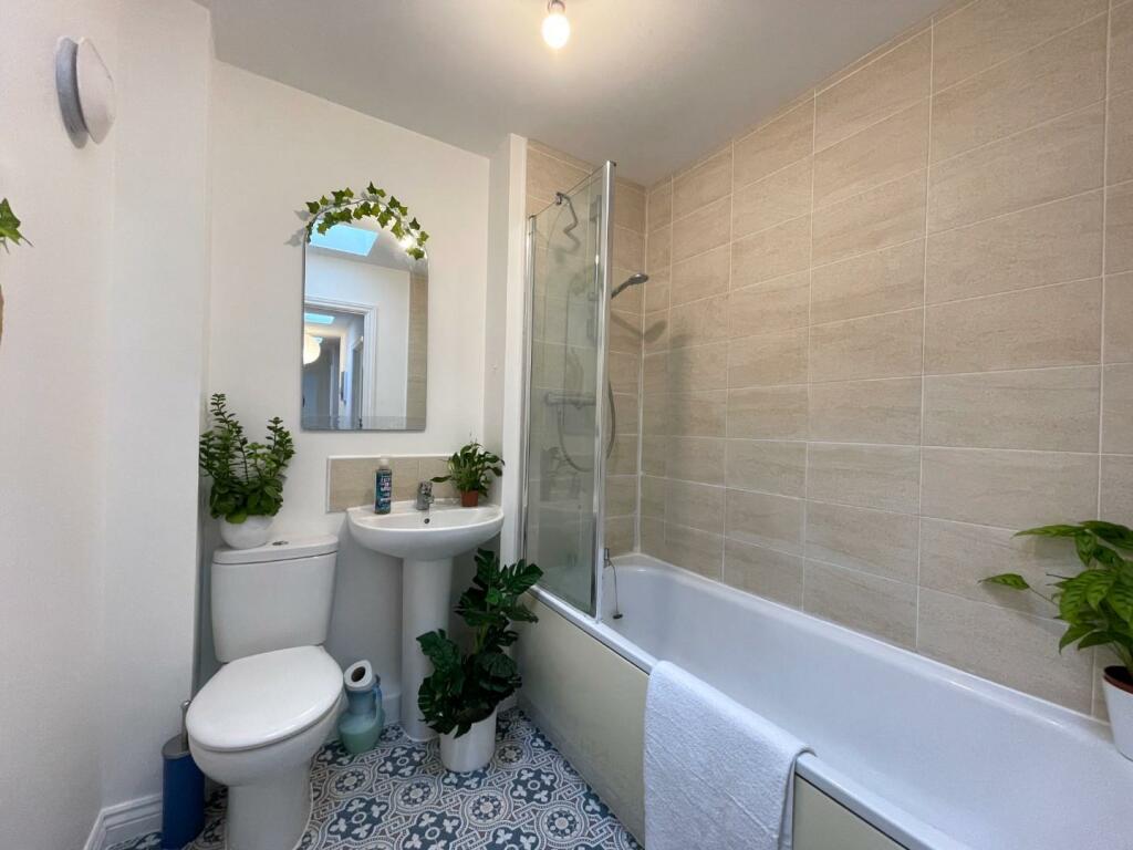Bathroom.JPG