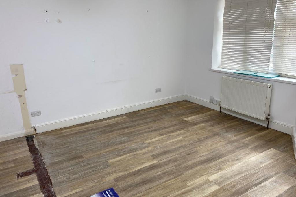 GROUND FLOOR FRONT ROOM