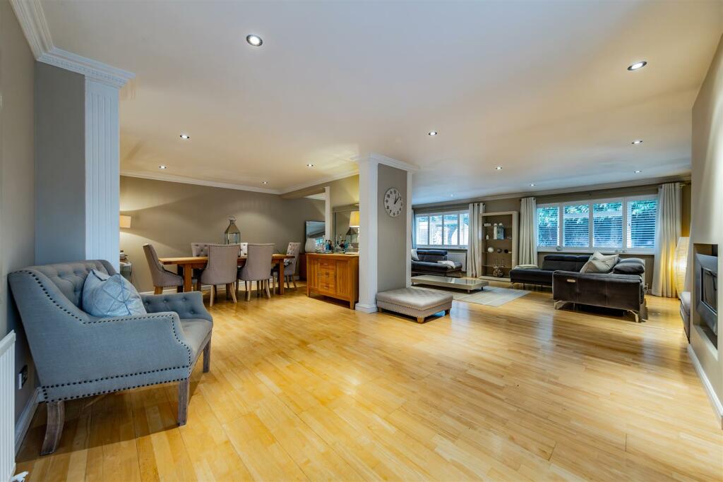 Open Plan Living / Dining Room