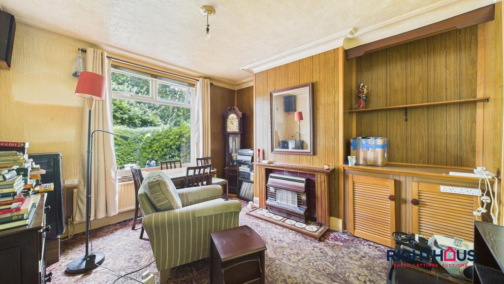 Sitting/Dining Room