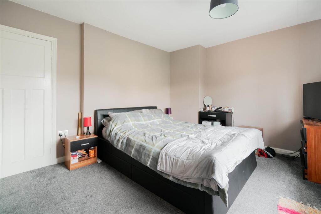 Bedroom1.jpg
