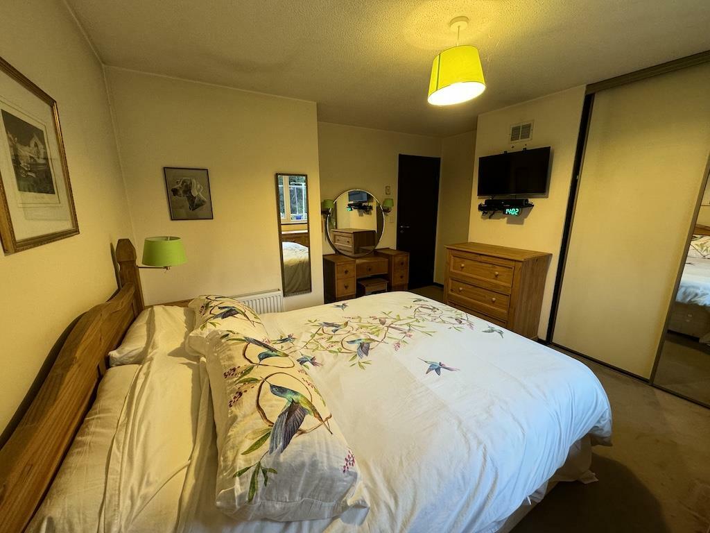 13 - Bedroom 1 units.jpg