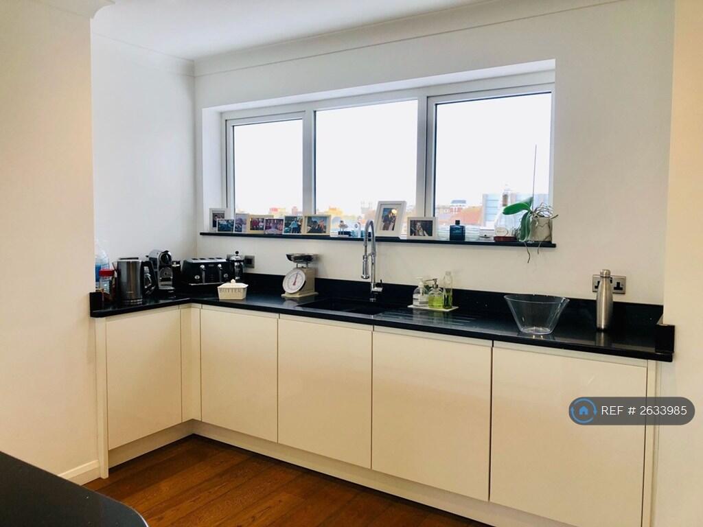 Kitchen  4.11m x 2.90m