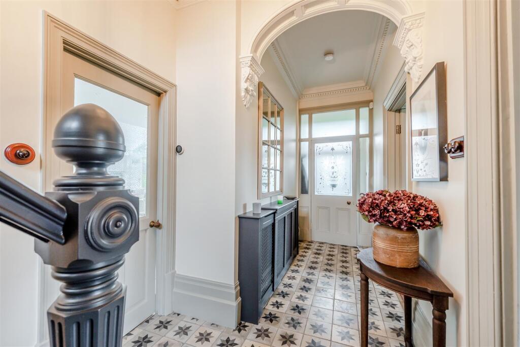 8559530-interior20.jpg