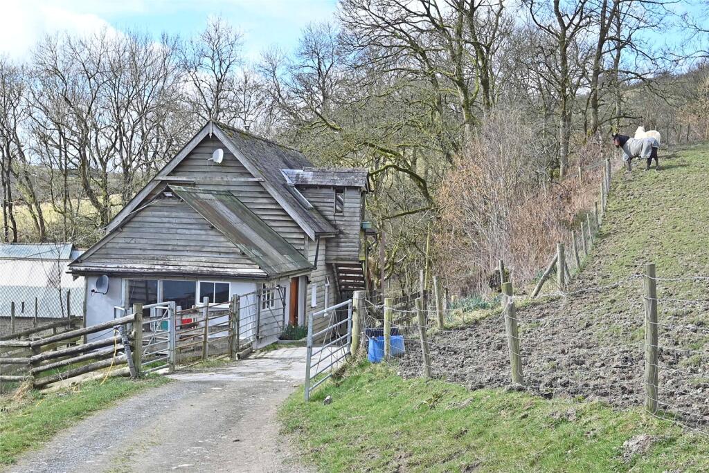Barn From East