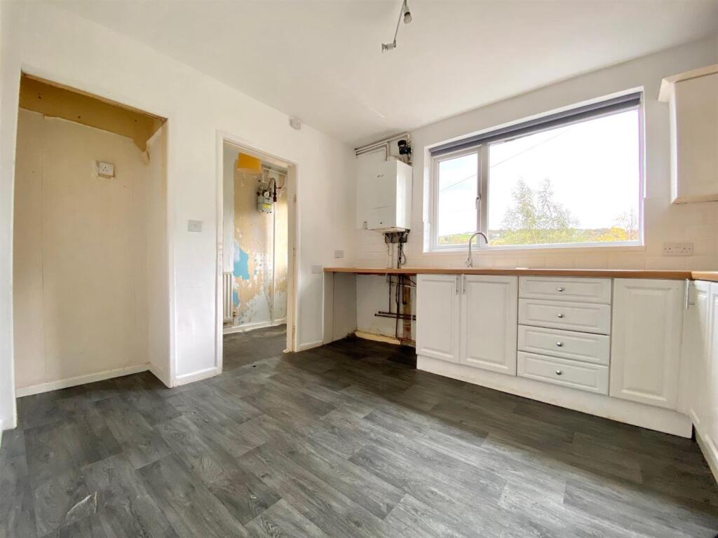 Bramleys Estate Agents - Greave House Drive - Ludd