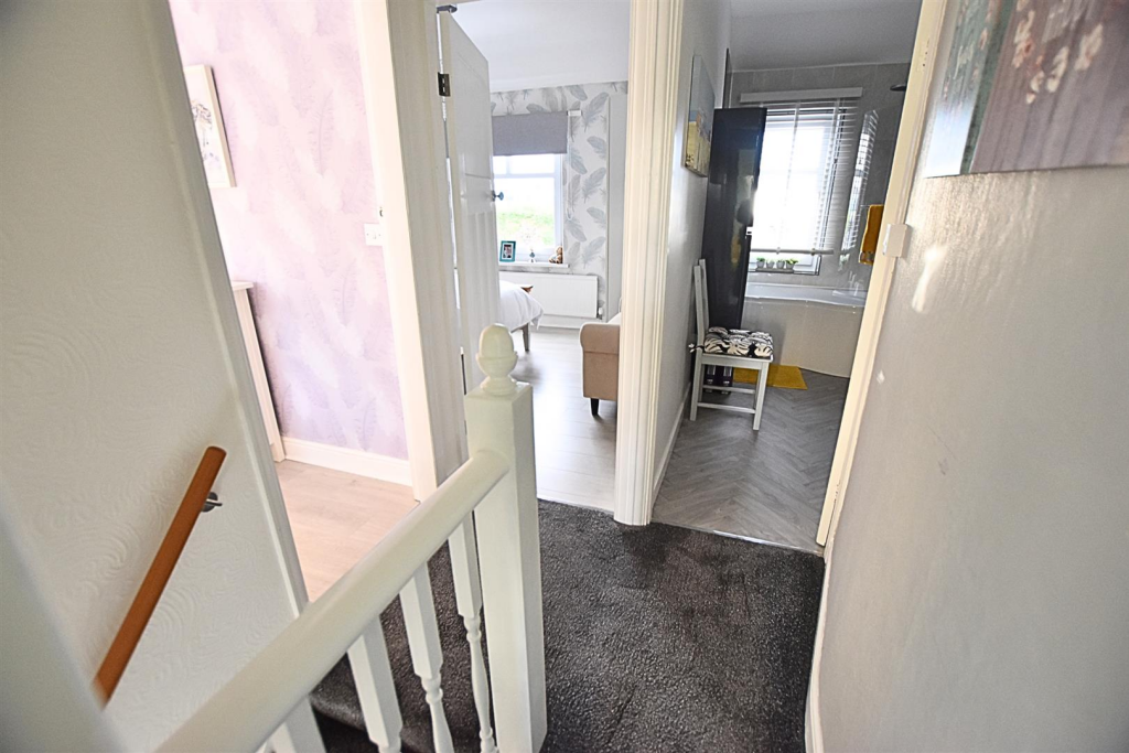 FIRST FLOOR LANDING