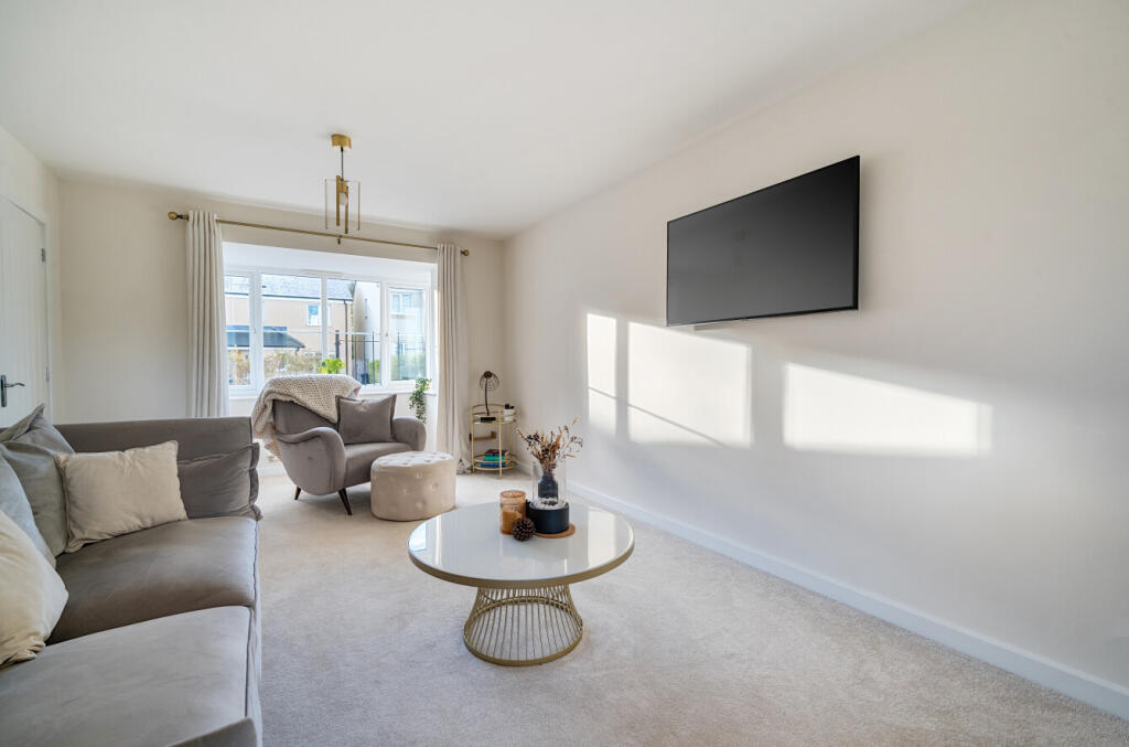 1384842-18-692586...