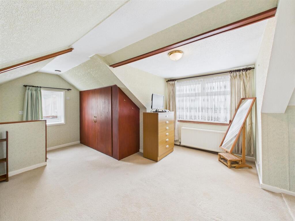 Bedroom: