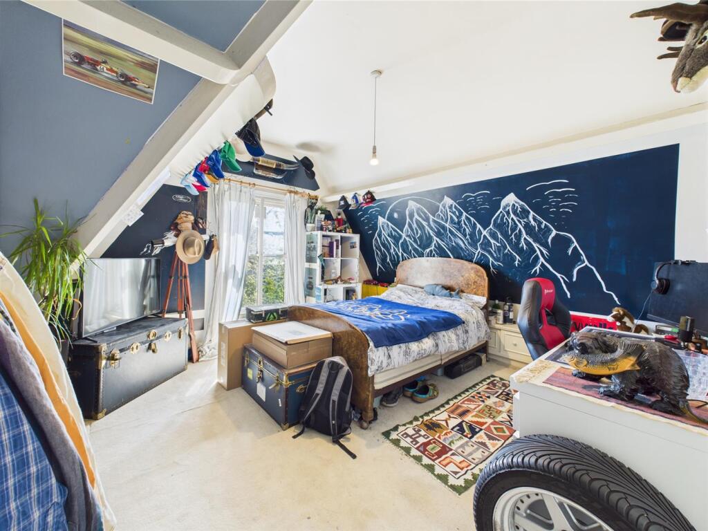 Bedroom: