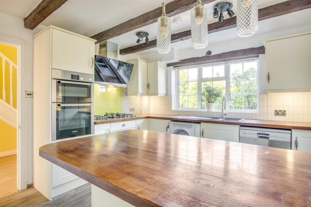 7 Linnet Close, HP12 4QJ-7.jpg