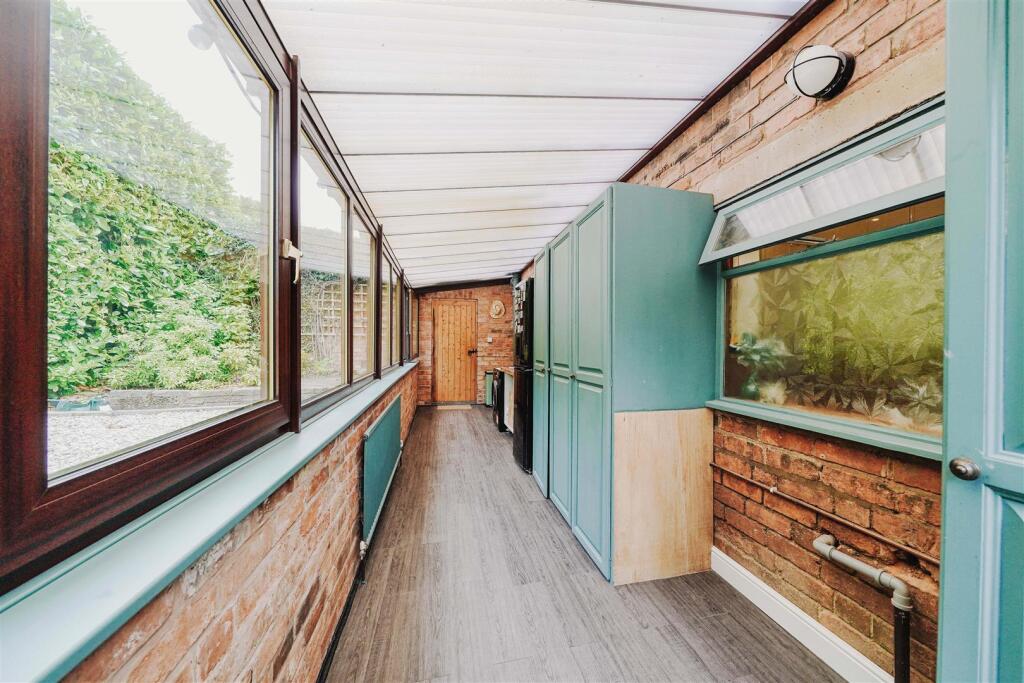 Utility/Lean To
