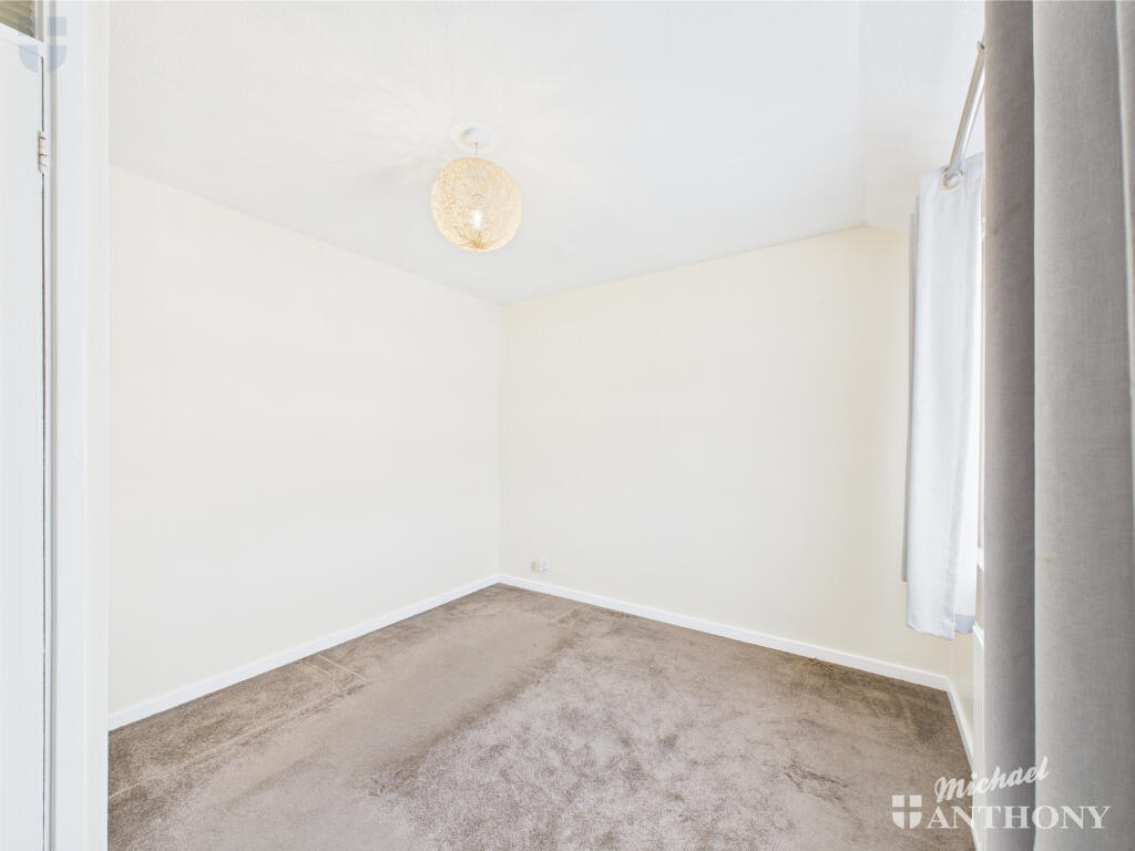 CAM03218G0-PR0665-STILL018